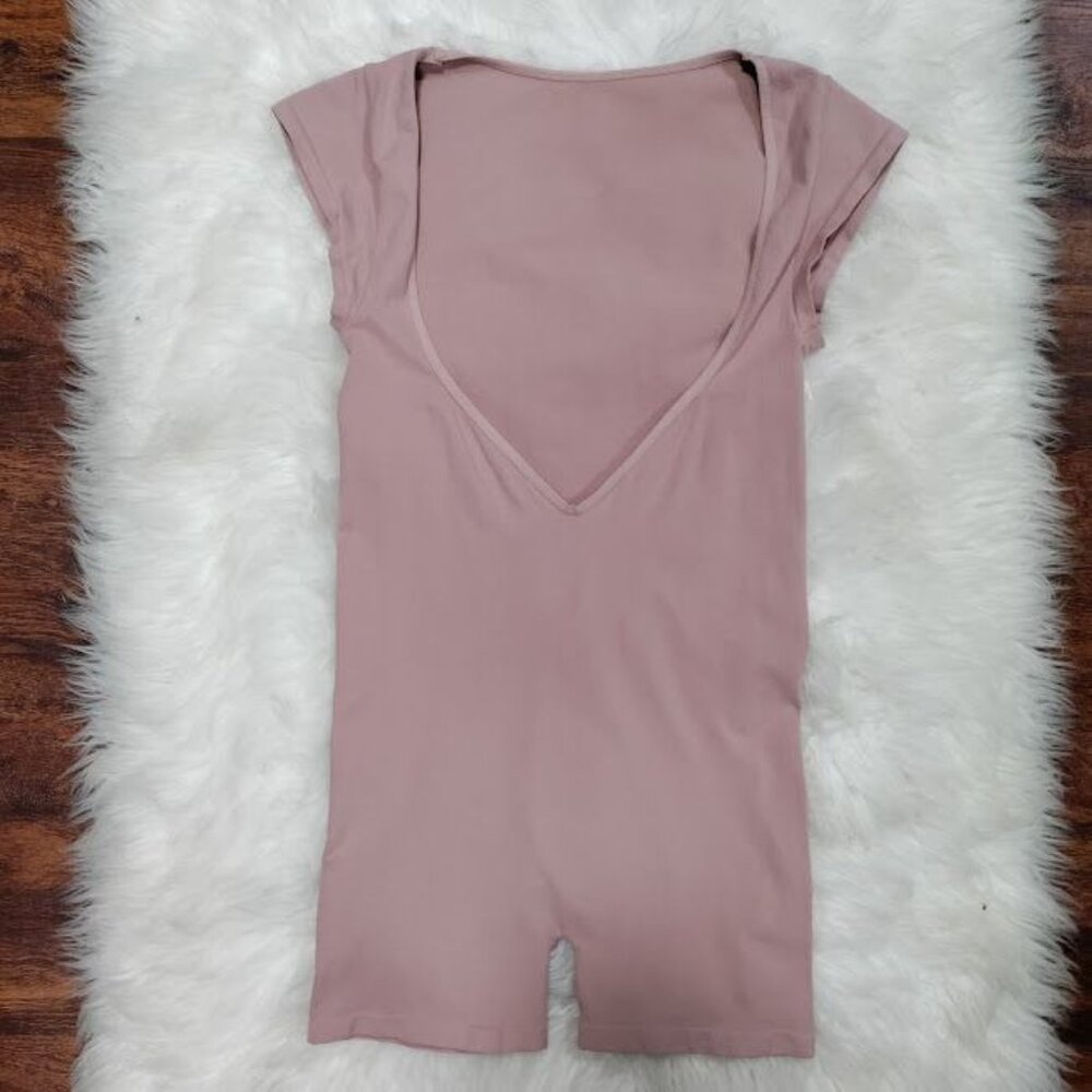 Intimately Let Go Shortie Romper Mauve Short Sleeve Deep V-Back Bodysuit Size XS - Picture 3 of 10
